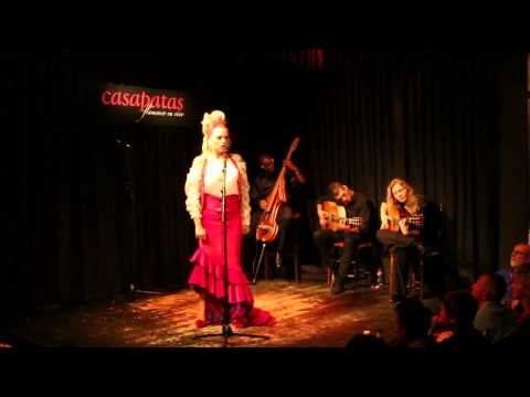 NAIKE PONCE ZAMBRA .CASA PATAS