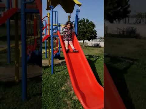 Elifsu ve Ertuğrul parkta eğleniyor, çocuk videoları