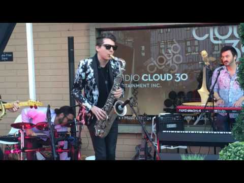 BaZOOkaPicnic Plays VIP Red Carpet Party