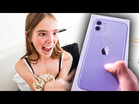 Ich SCHENKE meiner KLEINEN SCHWESTER ein neues IPHONE! (sie rastet aus😂)
