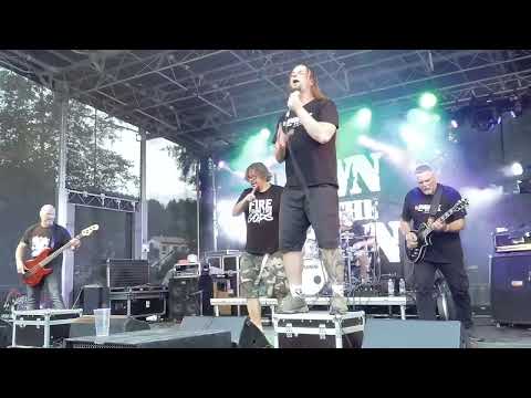 DOWN WITH THE KLOWN - DOWN WITH THE KLOWN - ZA.PO.MEN.OUT [ LIVE VIDEO ]