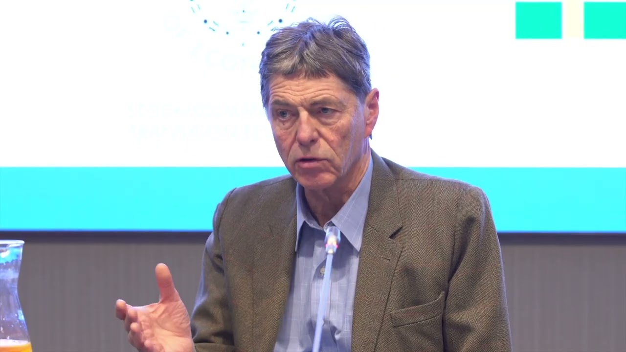 How Russia is Attacking Democracy / Sapere Aude