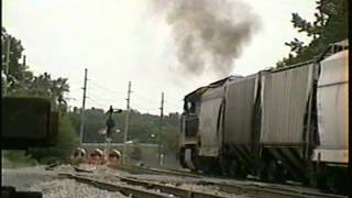 preview picture of video 'CSX and NS in Lima Ohio -- June 1999'