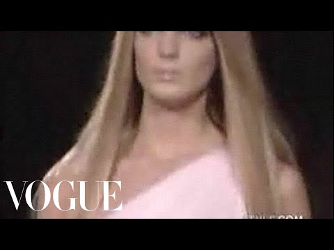 Fashion Show - Versace: Fall 2006 Ready-to-Wear