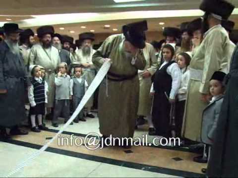 Toldos Avrohom Yitschok Rebbbe Dances @ Bransdorfer Wedding - Tamuz 5771