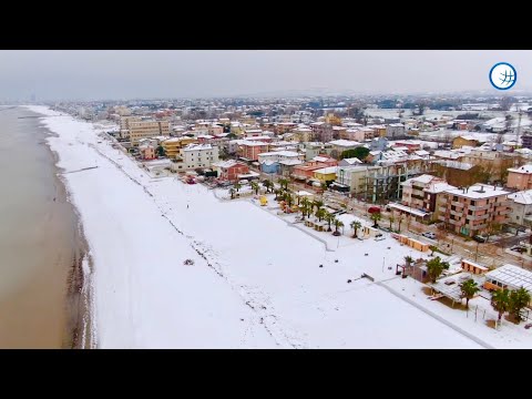 Schnee in Rimini an der Adria 10.02.2023 WetterOnline.de © CB ,Musik: Will Sessions „One Love Outro“