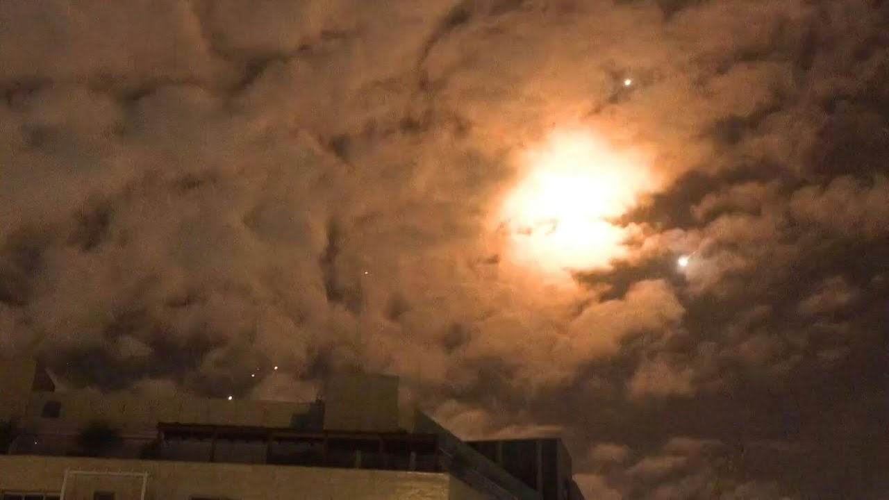 Exército israelense diz que Irã disparou cerca de 180 mísseis contra Israel | AFP