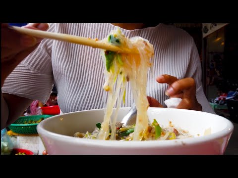 Glass Noodle Soup With Pork Intestine -  Eating Delicious Breakfast At Phoum Russey Market