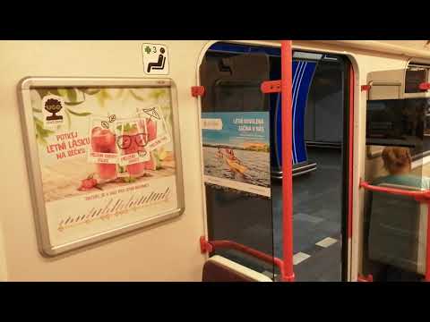 Praha metro- Linka B Černý Most směr Zličín. Metro 81–71M.