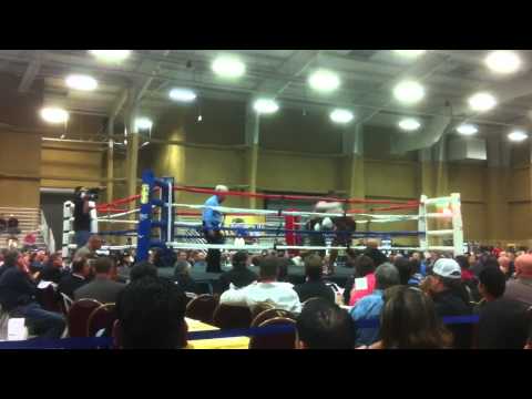 James " El Chocolate " Parison  vs Lester " El Cubanito " Gonzalez - Round 2