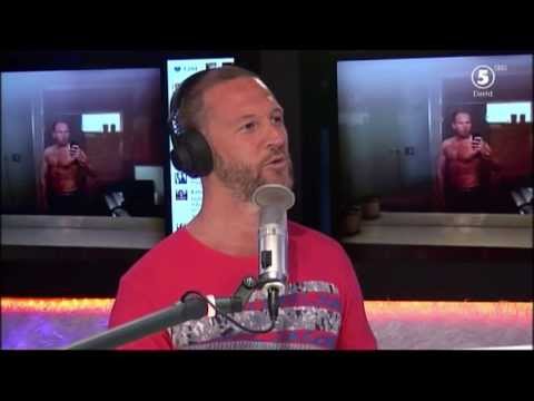 Jakob Öqvists nakenbild - VAKNA med NRJ