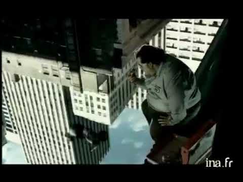 The visual representation of casadastraphobia (The fear of falling into the sky)