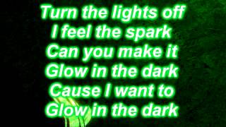 Carishma - Glow In The Dark LYRICS