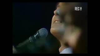 Ana Belén y Víctor Manuel &quot; Nada Sabe tan dulce como su boca&quot; Martes 13 UC TV Chile 1989.-