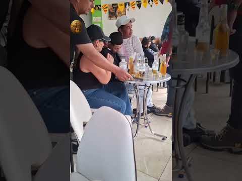 Aunque a los Dos nos Duela (Dueto Revelación) Pensilvania-Caldas  Fuente de soda Copa Cabana 📻🎶🥃🥃👌