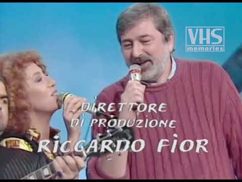 Cielito Lindo. Sigla di testa. Con Francesco Guccini, Athina Cenci (1993)