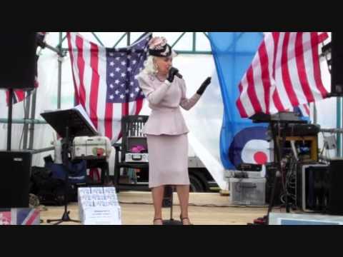 SANDY SPARKLE sings SENTIMENTAL JOURNEY - BARRY WARTIME WEEKEND 2014