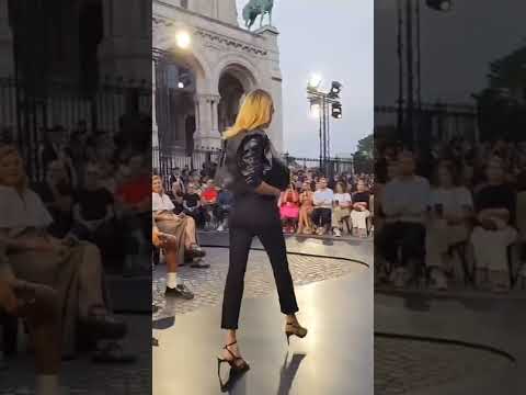 Yes she can!!!! Cara Delivinge walking for  Ami Paris spring 2023