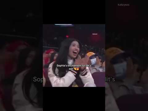 Sophia is so sweet to her juniors 😍#illit #katseye #mama #mamaawards #usa #sophia@ILLIT_official