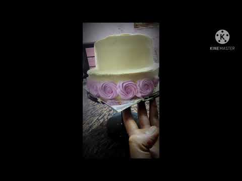 Cake Design-Round shape butterscotch+ strawberry