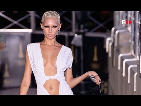 LAQUAN SMITH Best Looks Spring 2022 - Fashion Channel