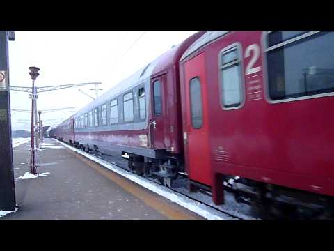 Locomotiva 40-0701-9 retragandu-se la depou cu tren accelerat