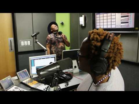 ..@Thiwe performs "Oceans Apart" ft @zanourban on #TheGreatEscape with Pearl and Amon