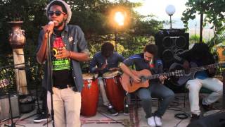 Chronixx | Ain&#39;t No Giving In | Jussbuss Acoustic | Episode 12