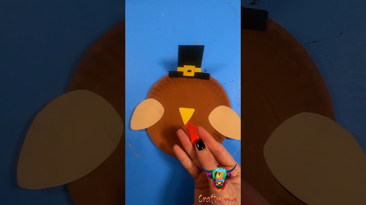 CUTE TURKEY. / PAPER-PLATE CRAFT.  #paperplatecrafts #thanksgiving #turkey #paperanimals