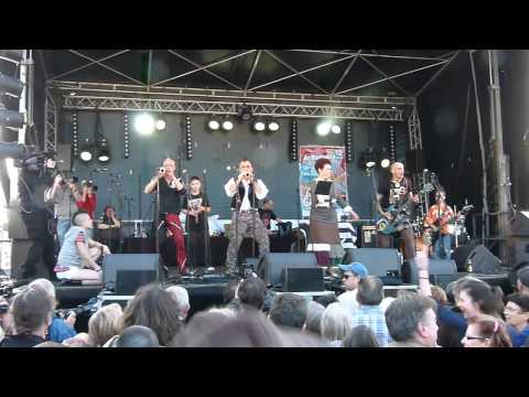 Les Ramoneurs de Menhirs, Louise Ebrel et...Cam - Deomp De'I - Kemper 2012