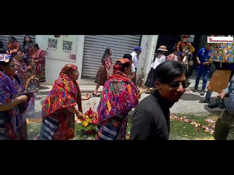Procesión de San Pedro y San Pablo Apóstol, en San Pedro Sacatepéquez, Guatemala 