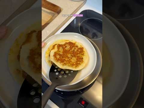 Buffalo chicken smash tacos 🌮 💓