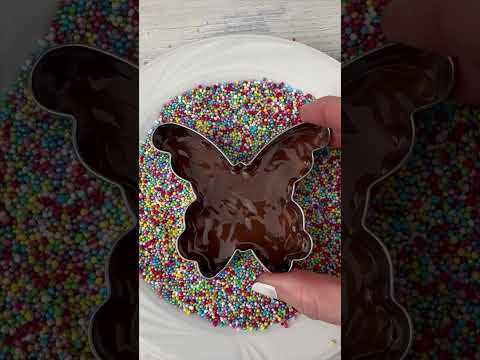 How to make beautiful chocolate butterfly with colorful sprinkles #butterfly  #chocolate #sprinkles
