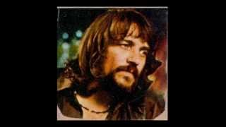 Waylon Jennings ~Girl I Can Tell You&#39;re Trying To Work It Out)