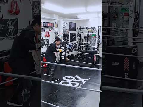 スパイダーバッグを使ったフットワーク練習(サウスポー)