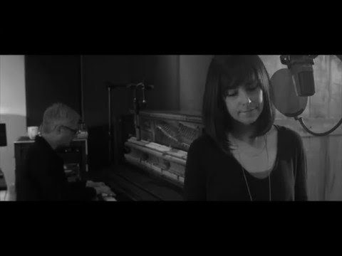 Meredith Andrews w/ Matt Maher - I Look To The King (Live + Acoustic)