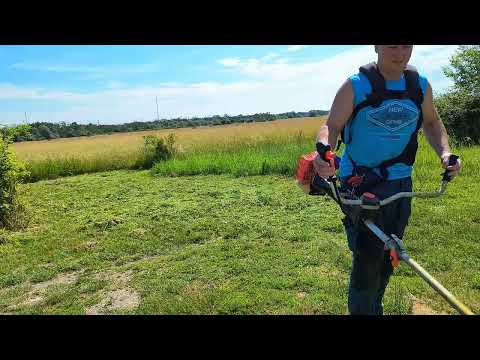 Fűkasza indul: Akcióban a Fuxtec FX PS-162 a garázs előtt 😀