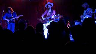 Nikki Lane -- Love's on Fire