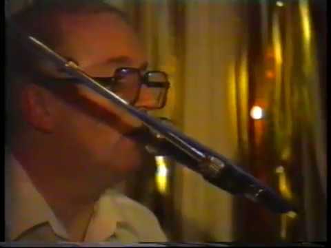 Derek Hamilton in 1990 with the Ian Muir Sound