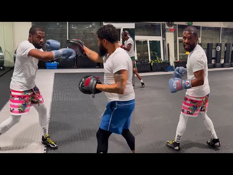 Floyd Mayweather “TEACHING” How to Turn Correctly when PUNCHING: Boxing Lessons 101 by TBE