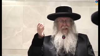 רב ניקלשבורג, שר ובוכה בלוויית בנו הבכור בירושלים