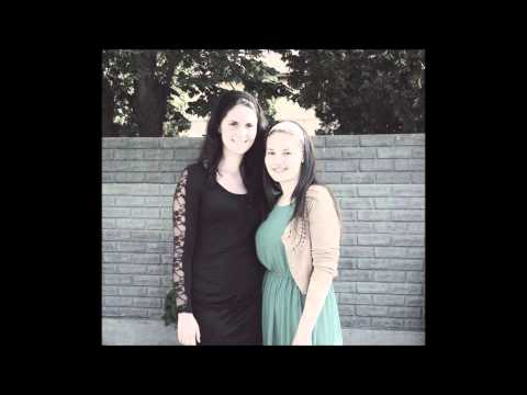 Rahela Oros si Ruth Bupte-Departe-ntr-o iesle