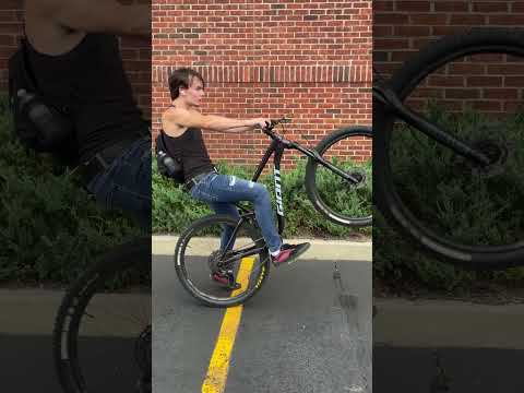 How to Wheelie in 15 Seconds #shorts #wheelie #bikelife