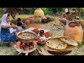 Cooking CHICKEN BHUNA MASALA Recipe With Tandoor CHAPATI The Most Appetising Recipe In Village Il