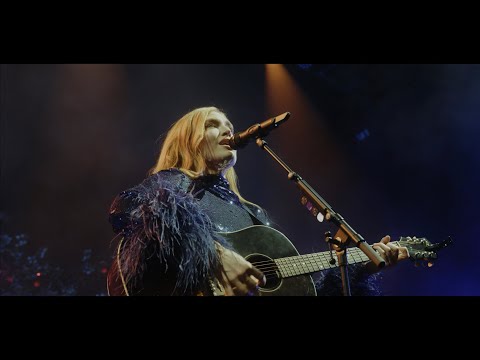 Video thumbnail for Bite Me (Live at Apollo)