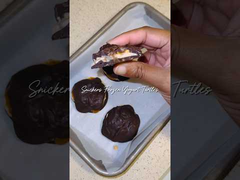 Midnight Snack | Snickers Frozen Yogurt Turtles #sweet #dessert #snacks #chocolate #food #foodshorts