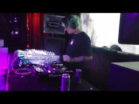 Roadsbeaf Debut Live at Sub.mission