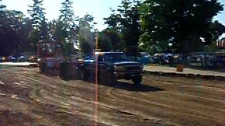 preview picture of video 'Vicksburg Truck Pullers: Caci Fuller in Diesel Stock Class (First Run) - 118.15ft'