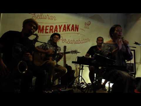 Bonita and The Hus Band live belongToEachOther tour 2017 part 2