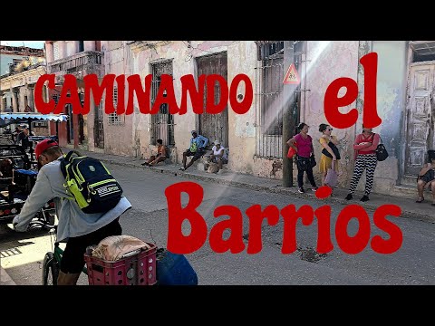 Caminando.El Barrio.Guanabacoa.La Habana CUBA